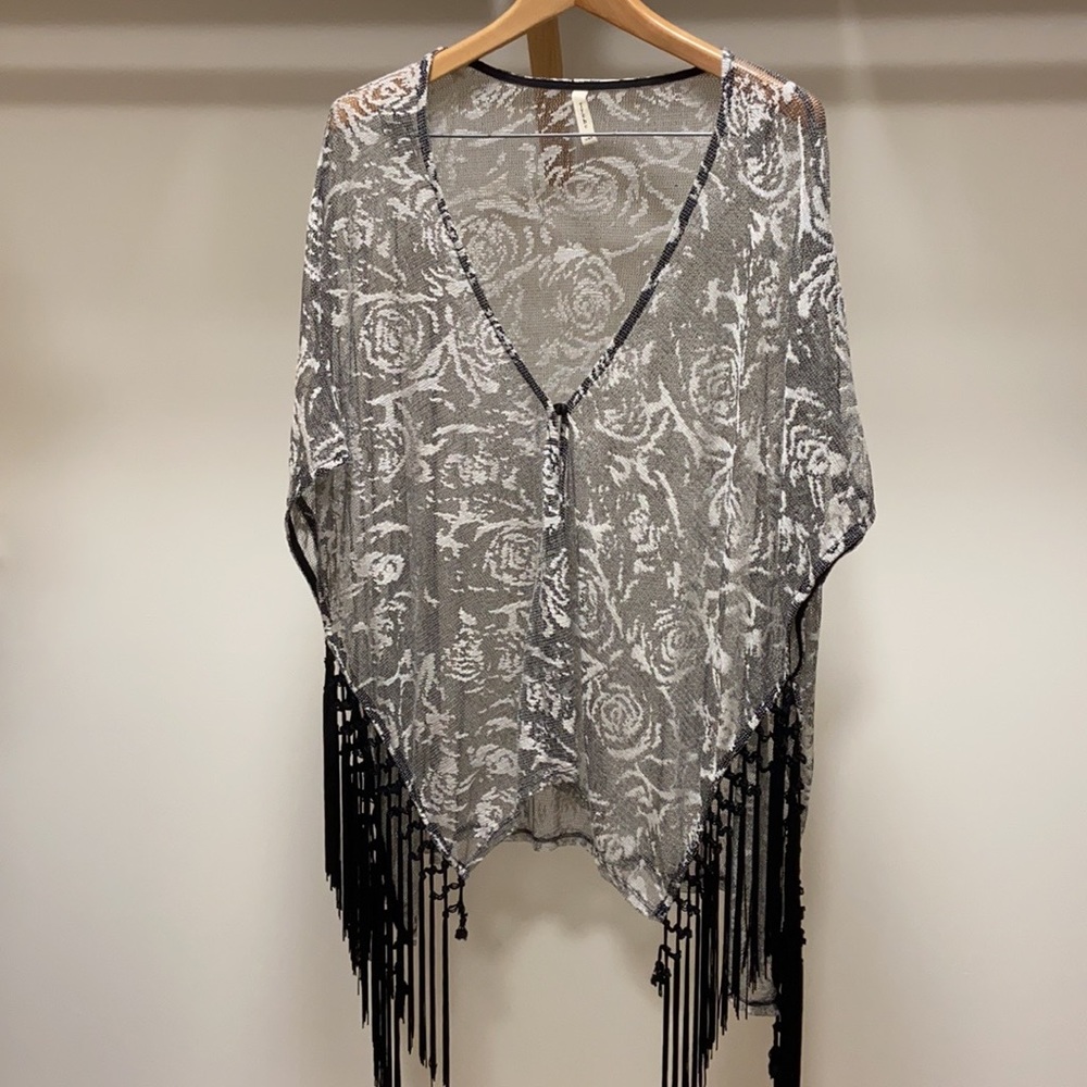 TYCHE LACY Shawl and Cover Up Rose Pattern One Size